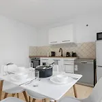Bege Apartments: Workspot Apartman *