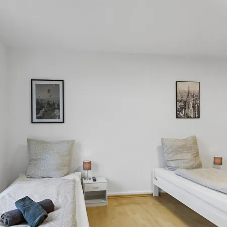 Bege Apartments: Workspot Apartment